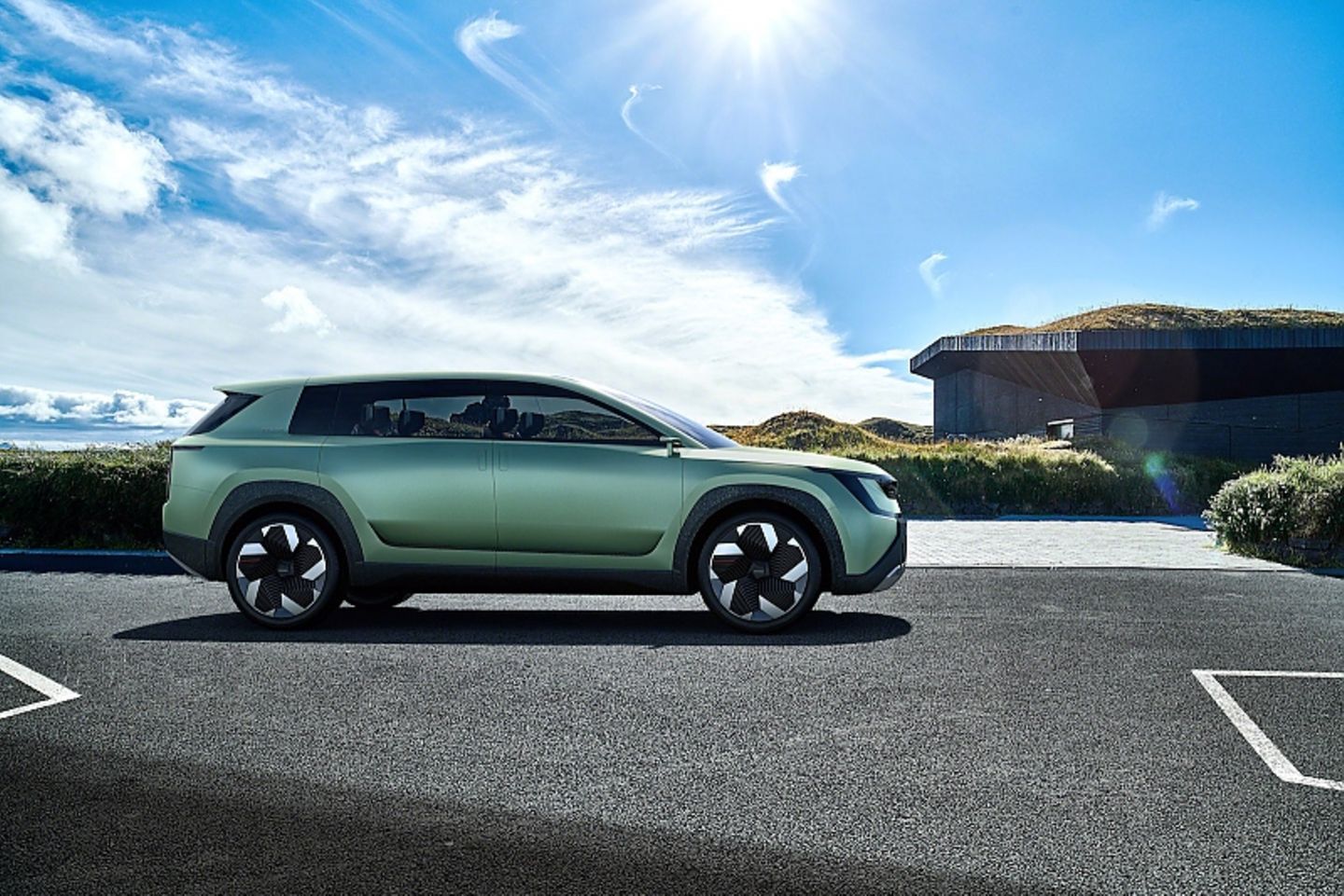 Skoda Vision 7S 2022
