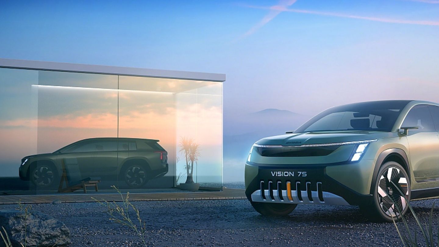 Skoda Vision 7S 2022