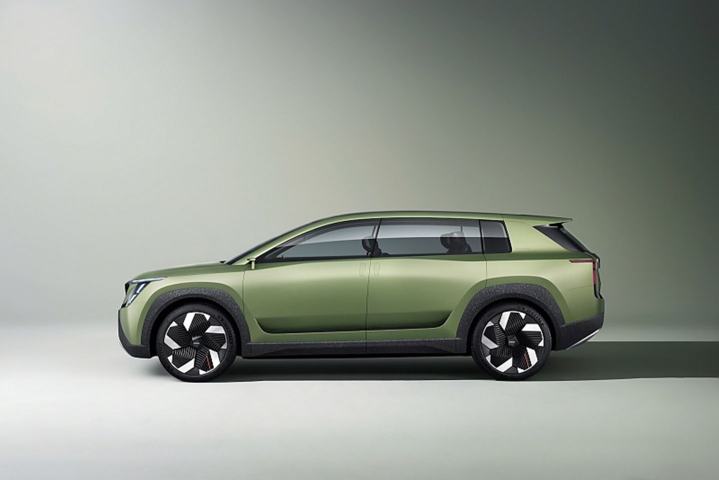 Skoda Vision 7S 2022