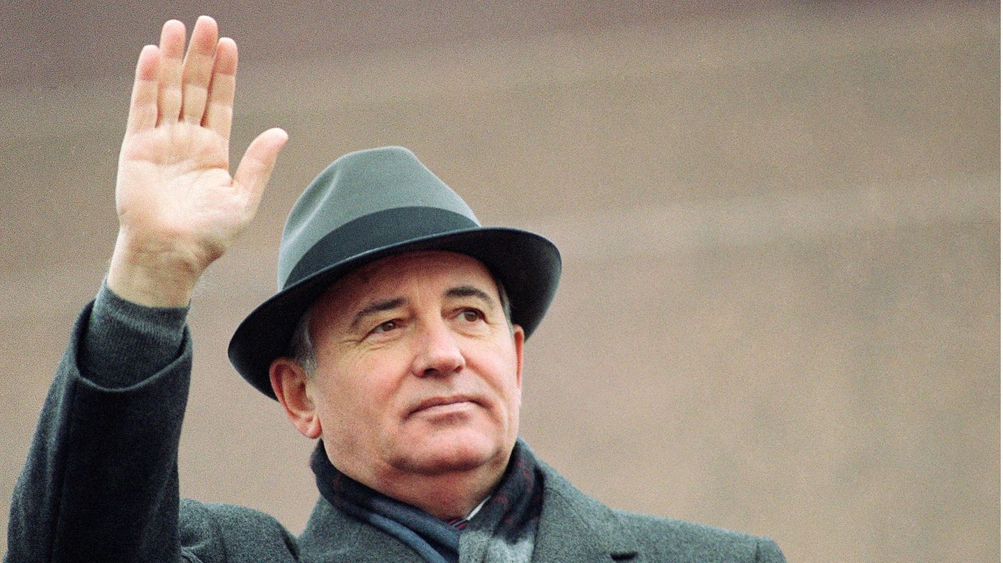 Mikhail Gorbachev: Politicians pay tribute to “courageous people with conviction”