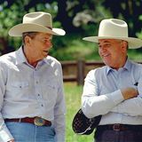 Ronald Reagan Michail Gorbatschow tragen Cowboyhüte