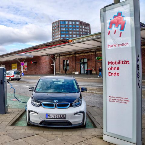 Parkplatz für Teilzeit-Autos: Carsharing-Ladestationen in Hamburg-Barmbek