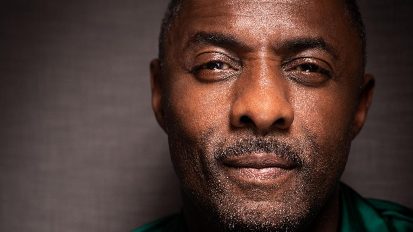 Kinostart "Three Thousand Years of Longing": Bald 50: Schauspieler Idris Elba lebt mit seiner Familie in London Bald 50: Schauspieler Idris Elba lebt mit seiner Familie in London