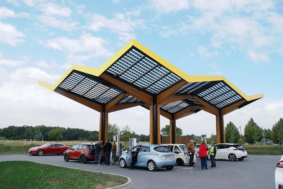 Fastned rapid charger