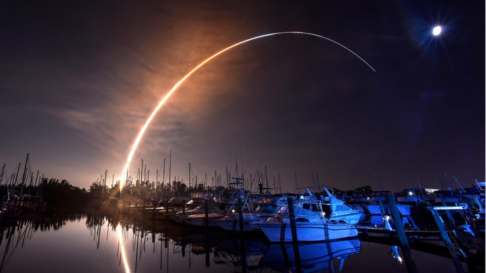 Artemis - Spur der Rakete am Himmel