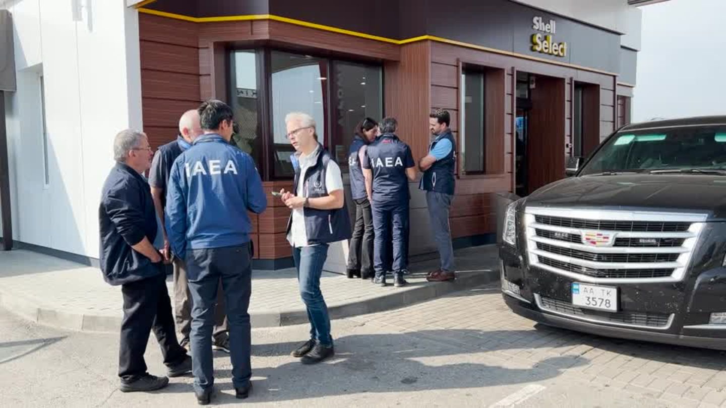 Ukraine: IAEA experts arrive in Zaporizhia (video)