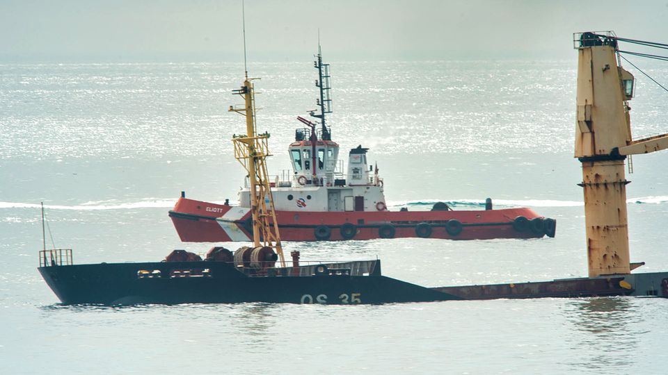 Fracht-Schiff rammt Flüssigtanker vor Gibraltar – und droht komplett zu sinken