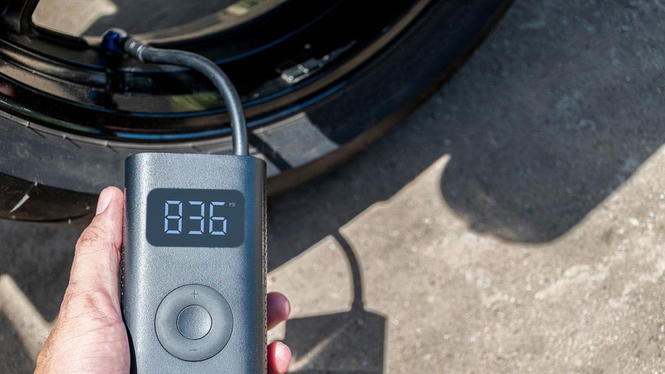 Mini-Kompressor: 5 elektrische Luftpumpen im Vergleich | STERN.de