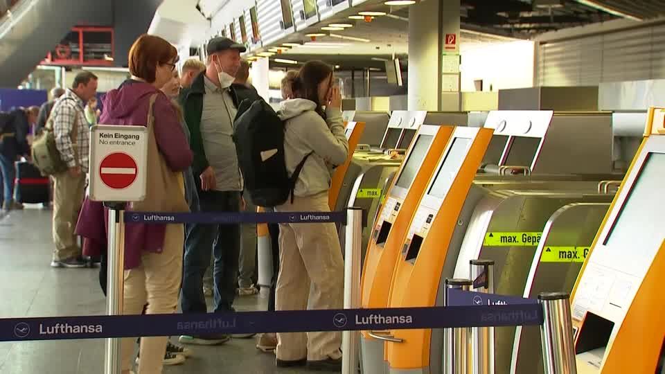 Tarifkonflikt: 130.000 Passagiere betroffen: Pilotenstreik sorgt für Flaute an Lufthansa-Drehkreuzen