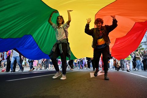 Teilnehmende bei der Belgrad Pride im Jahr 2021.