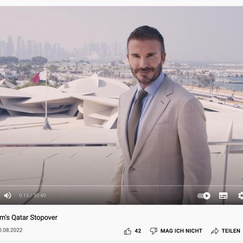 David Beckham steht vor der Skyline von Katar (Screenshot)