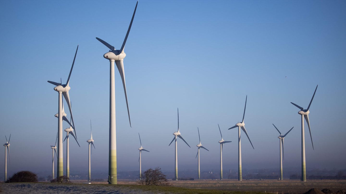 Green electricity is becoming more expensive even though there is no gas in it.  These are the reasons