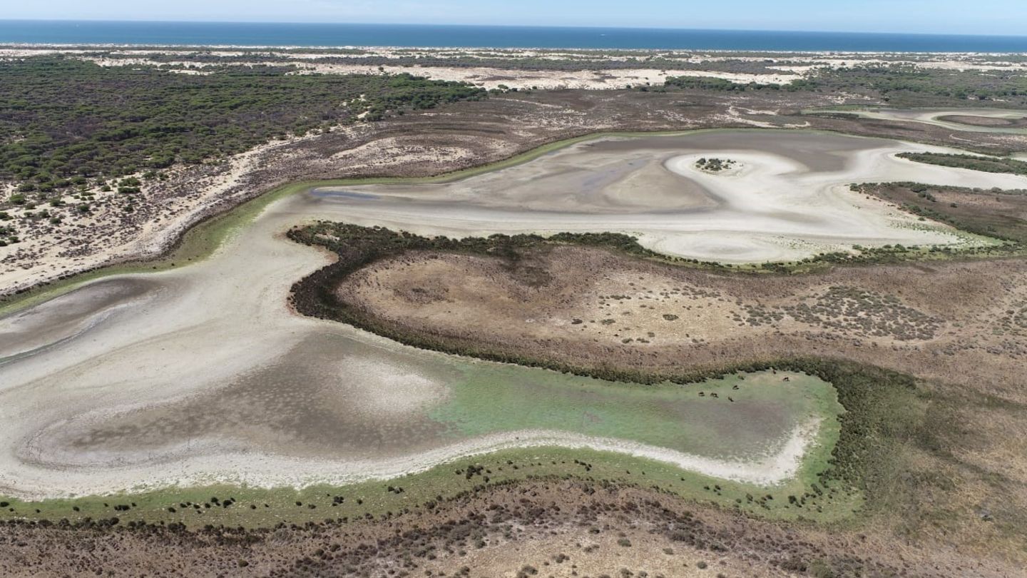 Lagune Santa Olalla in Südspanien vollkommen trocknen
