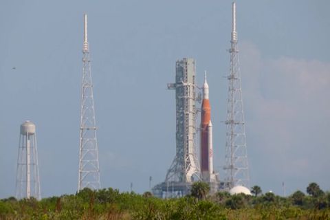 Video: Gute Wetterbedingungen in Cape Canaveral für Mondflug erwartet