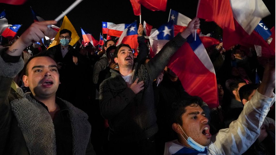Gegner der neuen Verfassung demonstrieren in Santiago
