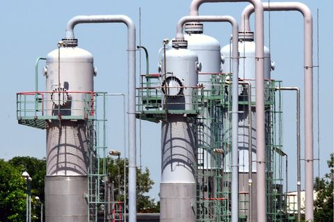 Anlagen für die Speicherung von Gas stehen auf dem Gelände eines Untergrund-Gasspeichers