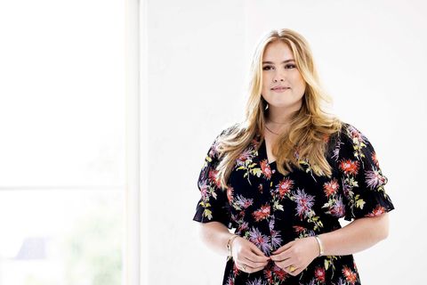 Amalia, Prinzessin der Niederlande, steht bei einem Fototermin der königlichen Familie im Schloss Noordeinde