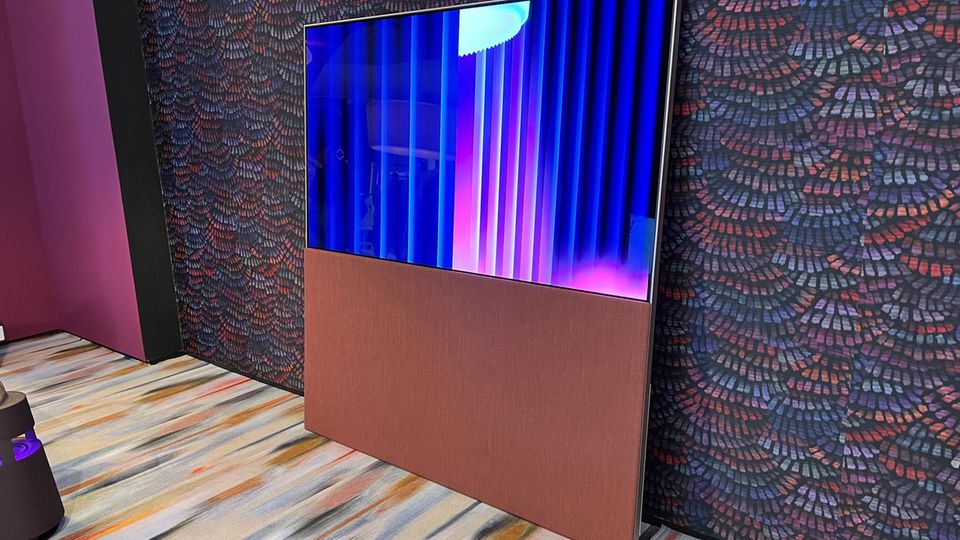 LG OLED Objet Easel