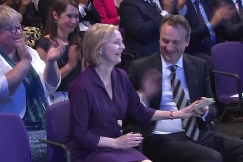 Video: Liz Truss übernimmt von Boris Johnson