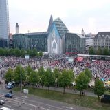 Strikte Trennung von Rechts und Links auf dem Augustusplatz