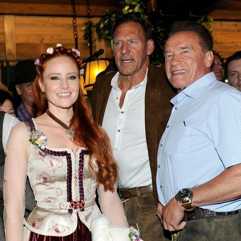 Model Barbara Meier neben Ralf Moeller und Arnold Schwarzenegger