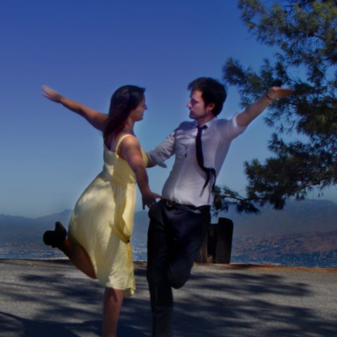 Robin und Judith Lachhein eine Szene aus dem Film "La La Land" mit Ryan Gosling und Emma Stone nach – sieht elegant aus, war aber eine echte Herausforderung