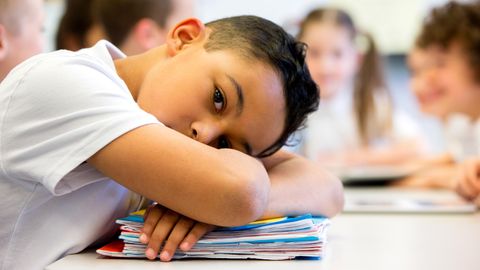 Viele Kinder leiden in der Schule unter Müdigkeit