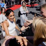 Meghan begrüßt alle