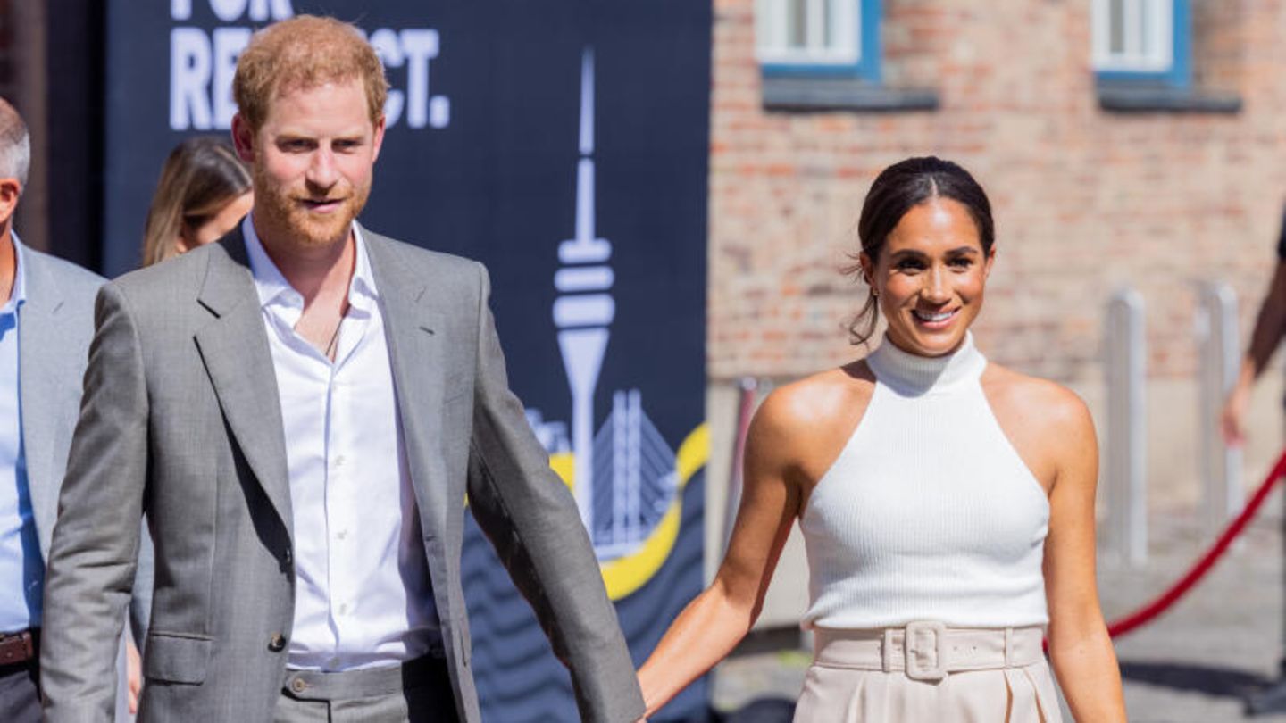 Prince Harry jokes in Düsseldorf: “Hear the beer is better than in Cologne” (Video)