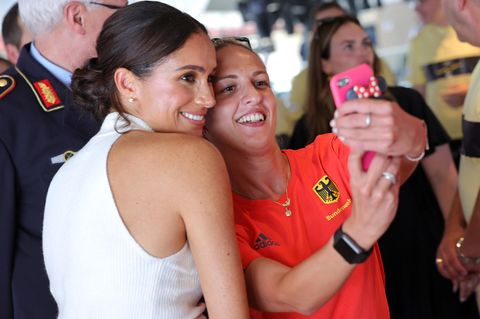 Herzogin Meghan mit einer Teilnehmerin der Invictus Games