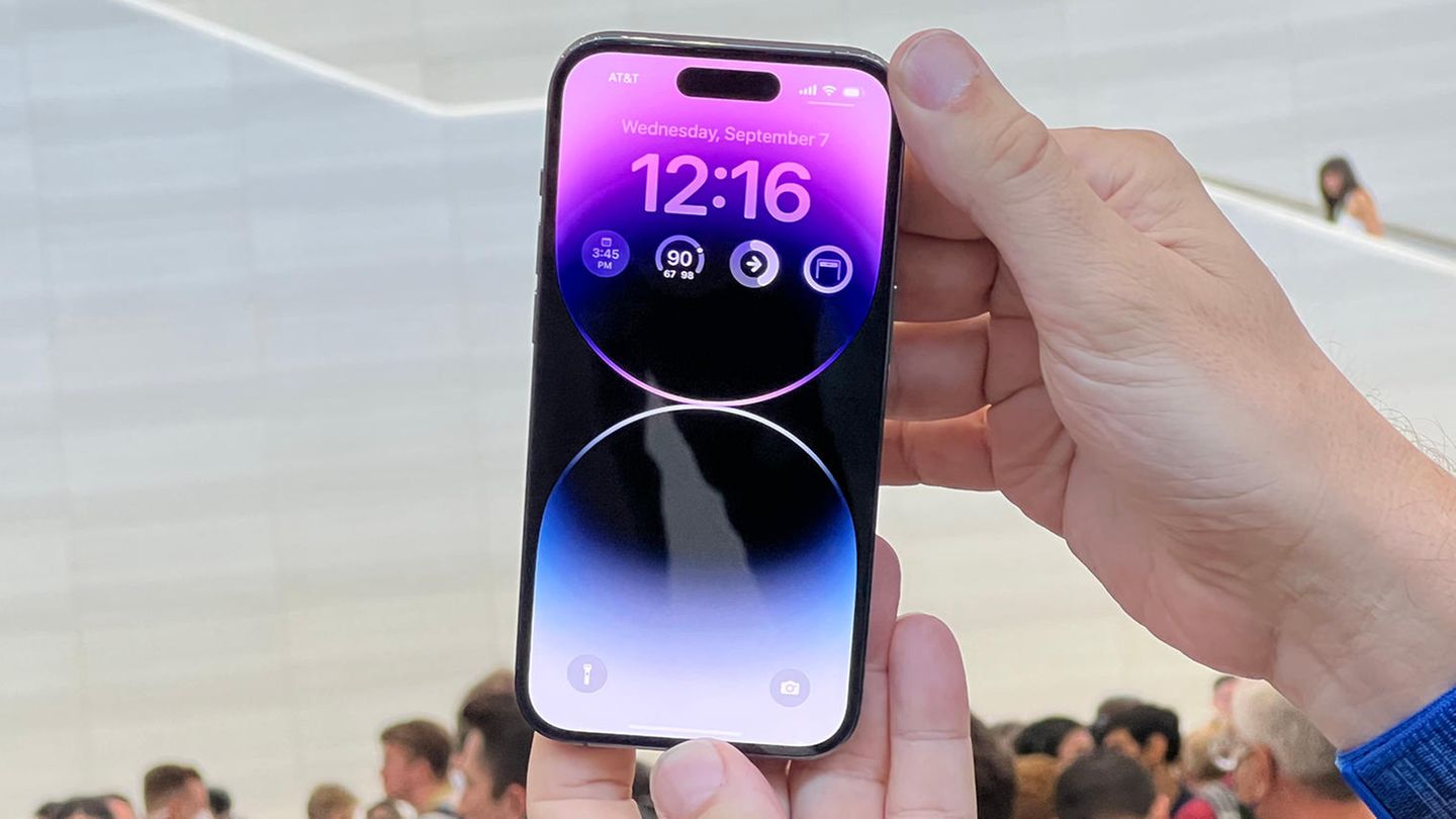 iPhone 14 Pro Front