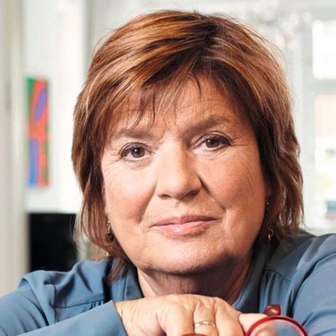 Porno tasodifan eshakka tushib qoldi Yovvoyi lezbiyen jinsiy ishqalanish