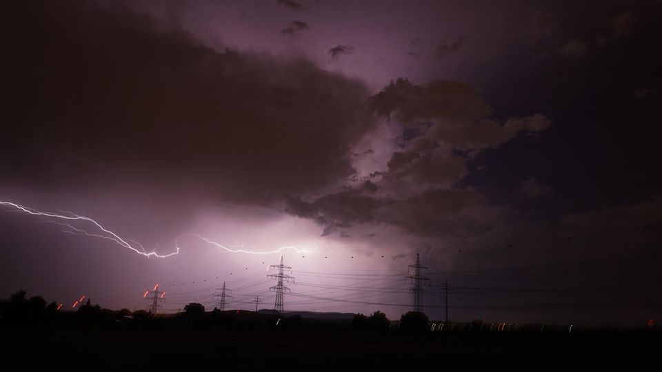 Unwetter: Karten Zeigen, Wo Heute Gewitter Aufziehen | STERN.de