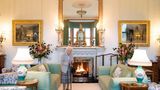 Etwas gebrechlich sieht sie aus, an jenem Dienstagmittag auf Schloss Balmoral, das schon. Dabei aber auch fröhlich und vital. Queen Elizabeth II. erwartet in ihrer Sommerresidenz Besuch. Nichts deutet darauf hin, dass die Monarchin nur zwei Tage später sterben wird.