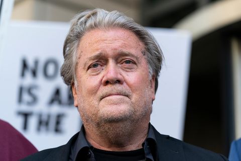 Steve Bannon muss sich wieder vor Gericht verantworten