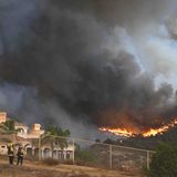 Auch diese Villa bei Hemet droht ein Raub der Flammen zu werden
