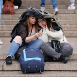 Vielen Briten steht die Sorge um den Gesundheitszustand der Queen nahezu ins Gesicht geschrieben. Sie prüfen laufend die Entwicklung. 