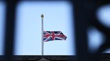 Die britische Flagge hängt nach dem Tod der Queen auf Halbmast.