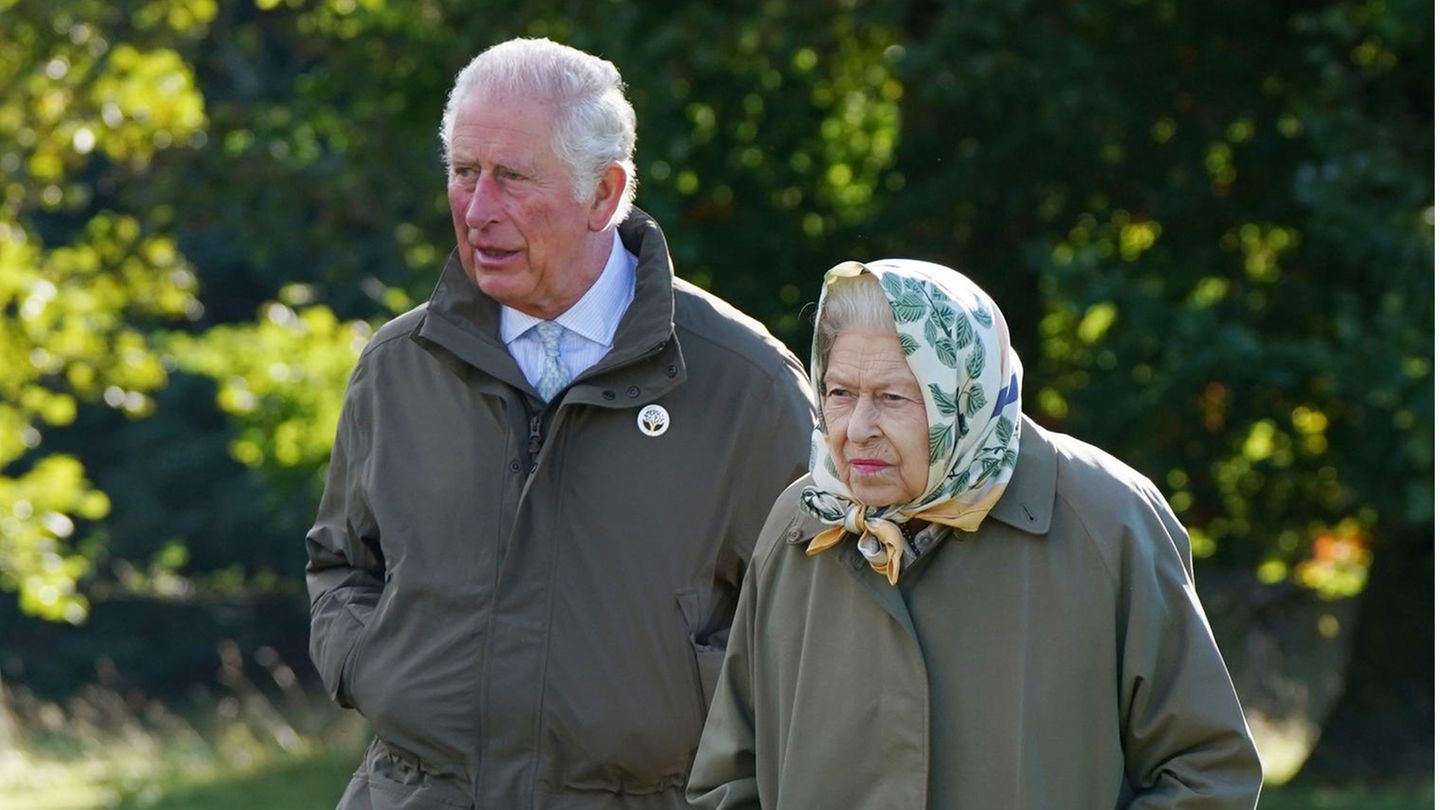 Elizabeth II. und Charles in Balmoral