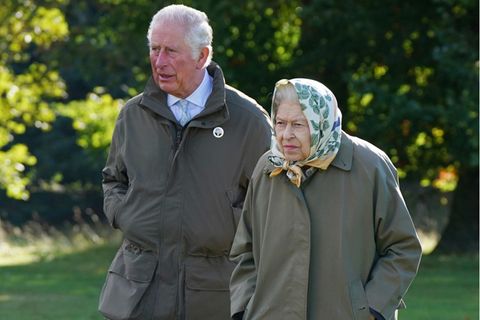 Elizabeth II. und Charles in Balmoral