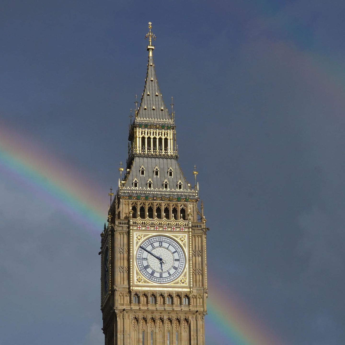 Aufsehen zu Vor Tod der Queen: spannt sich London Regenbogen über
