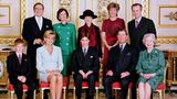 Prinz Charles und Prinzessin Diana mit ihren Kindern und einem Teil der Royal Family.
