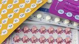 18. August 1960: Die erste Antibabypille kommt auf den Markt  Nach klinischen Tests in Puerto Rico und Haiti wird 1957 "Enovid" in den USA zugelassen – zuerst noch als Mittel gegen Menstruationsbeschwerden. Am 18. August 1960 kommt es offiziell auch als Verhütungsmittel auf den Markt. Ein Jahr später ist die Pille unter dem Markennamen "Anovlar" von Schering in der Bundesrepublik Deutschland erhältlich.