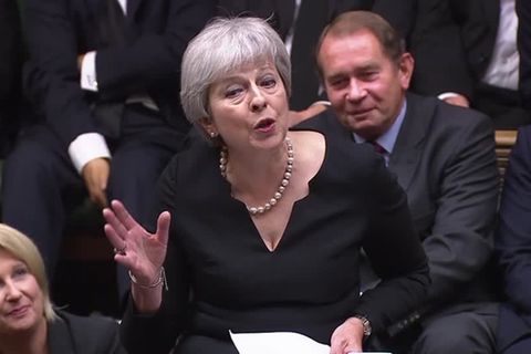 Amüsante Anekdoten: Die Queen, der Käse und Theresa May: Britische Abgeordnete schwelgen in Erinnerungen an Elizabeth II.