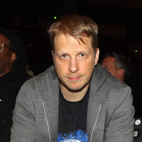 Oliver Pocher sitzt neben Christoph Daum