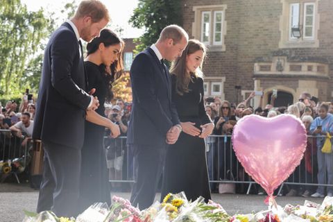 Prinz Harry, Herzogin Meghan, Prinz William und Prinzessin Kate am Samstagabend vor Schloss Windsor