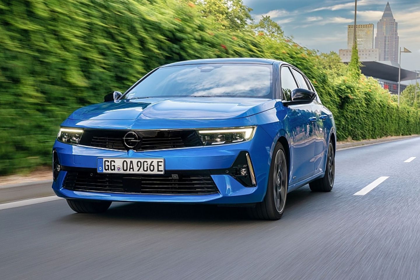 Opel Astra Sports Tourer Hybrid