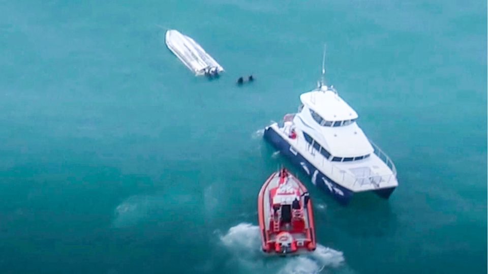 Mutmaßliche Kollision mit Wal: Fünf Tote bei Bootsunglück in Neuseeland Mutmaßliche Kollision mit Wal: Fünf Tote bei Bootsunglück in Neuseeland