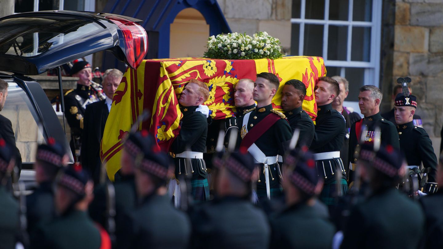 Sarg Queen Elizabeth II.