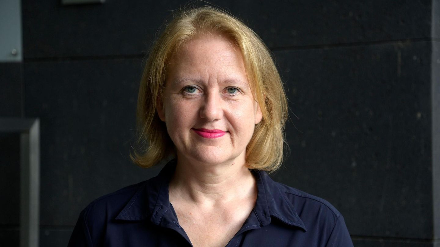 Lisa Paus bei einer Bundespressekonferenz